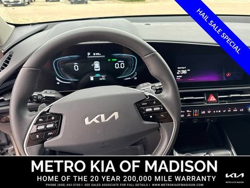 Used 2025 Kia Niro EX Touring FWD image 16