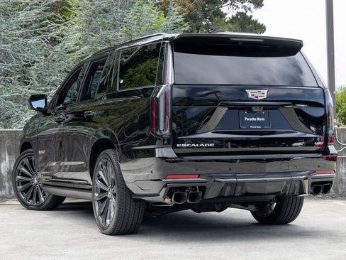 Used 2026 Cadillac Escalade V AWD/4WD image 3