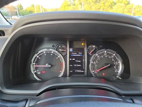 Used 2024 Toyota 4Runner TRD Off-Road Premium w/ Off Road Premium Plus Package AWD/4WD image 18