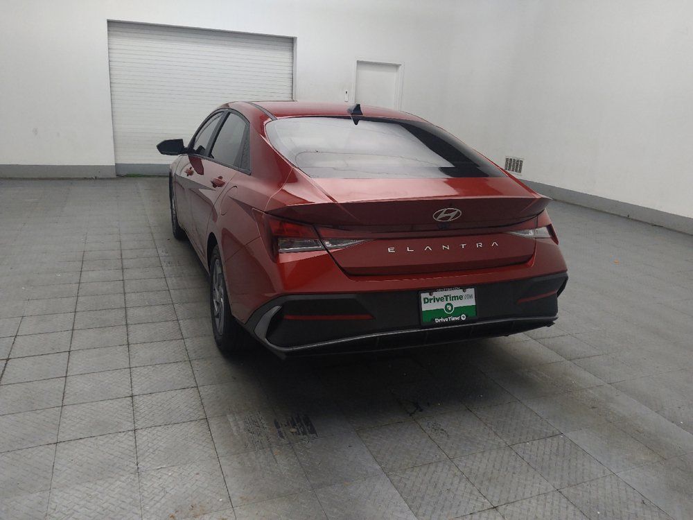 Used 2024 Hyundai Elantra SEL FWD image 5