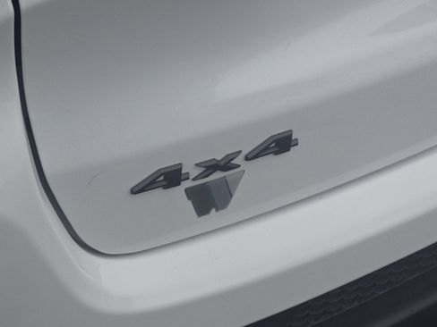 New 2025 Jeep Compass Latitude w/ Sun & Sound Group image 10