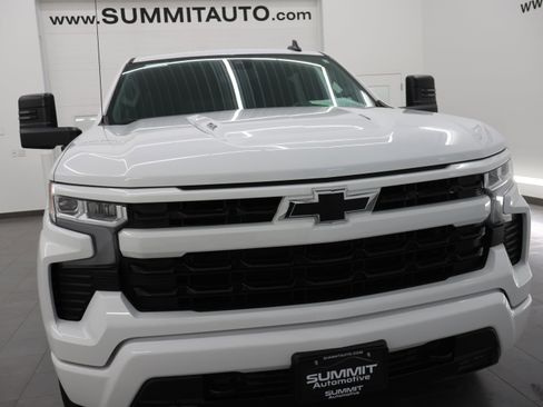 Used 2023 Chevrolet Silverado 1500 RST AWD/4WD image 19