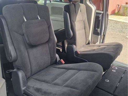 Used 2016 Dodge Grand Caravan American Value Package w/ UConnect Hands-Free Group FWD image 14