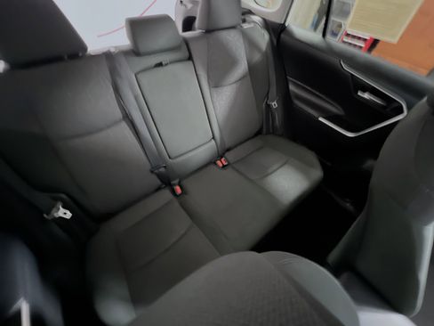 Used 2025 Toyota RAV4 XLE image 33