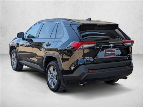 Used 2025 Toyota RAV4 XLE AWD/4WD image 8