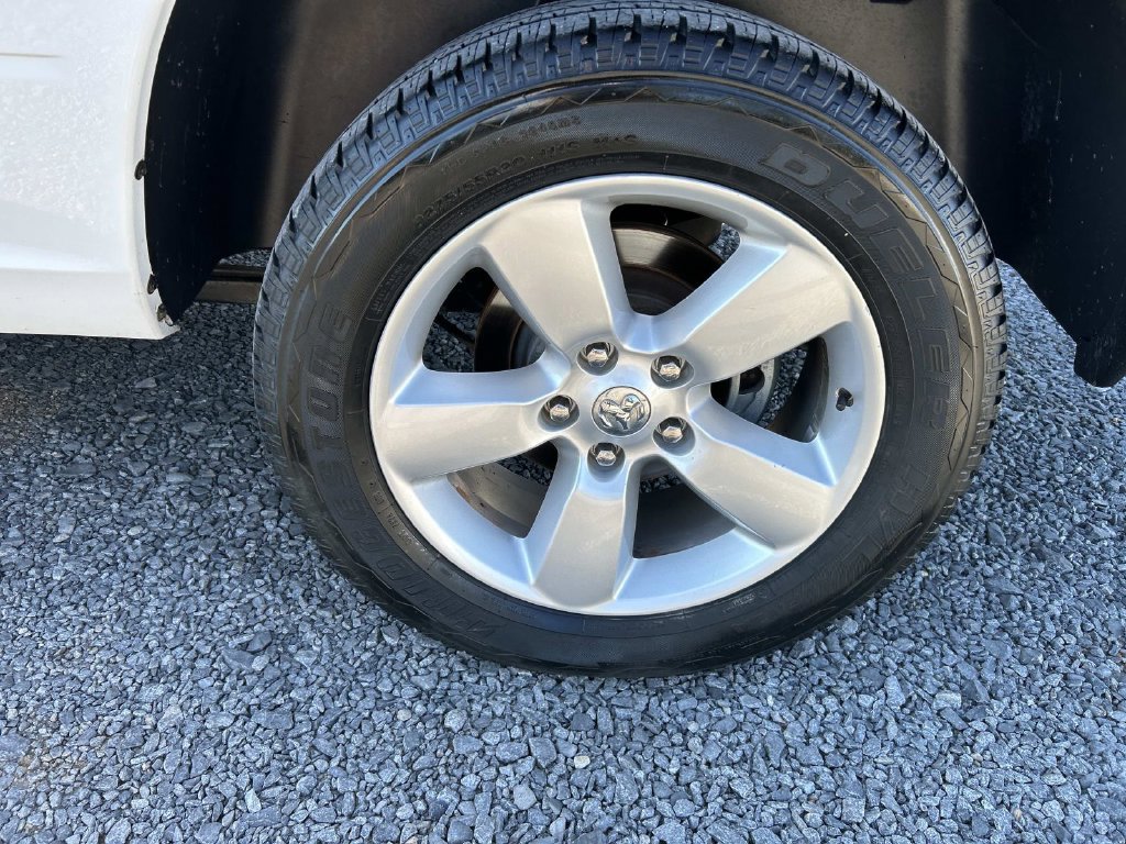 Used 2015 RAM 1500 Express RWD image 15