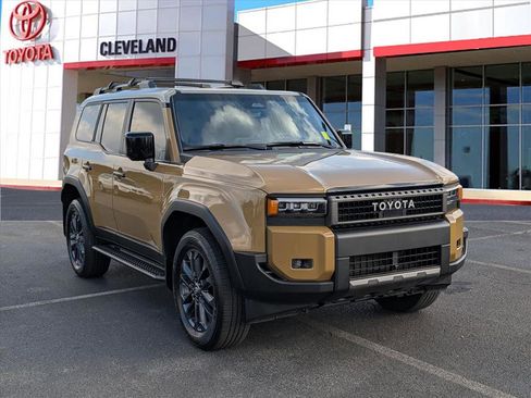 Used 2024 Toyota Land Cruiser image 2