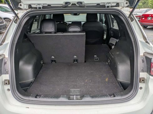Used 2024 Jeep Compass Latitude AWD/4WD image 6