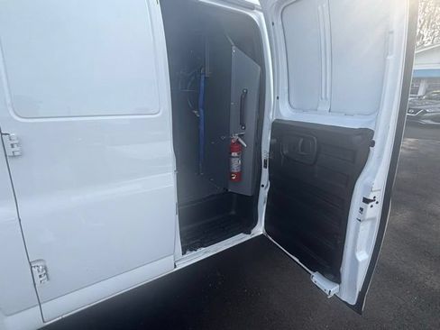 Used 2021 Chevrolet Express 2500 RWD image 11