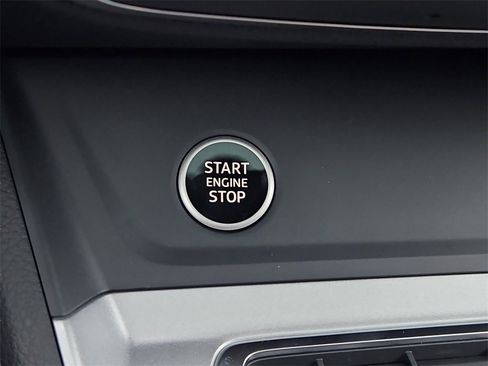 New 2025 Audi Q3 2.0T Premium image 16