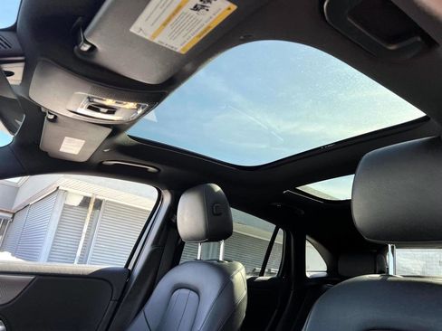 Used 2022 Mercedes-Benz GLA 250 4MATIC w/ Premium Package Lite image 8