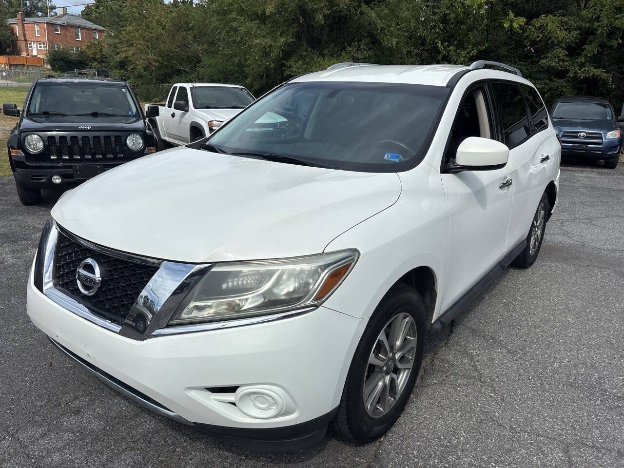Used 2013 Nissan Pathfinder SV AWD/4WD image 17