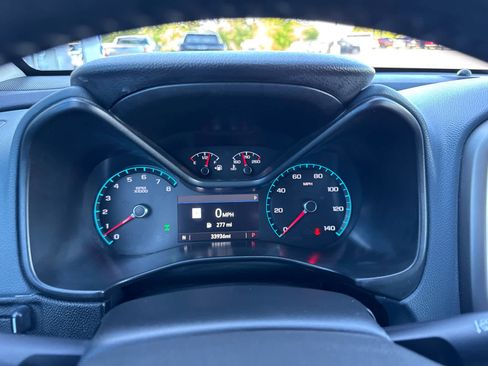 Used 2022 Chevrolet Colorado Z71 w/ Z71 Midnight Edition AWD/4WD image 19