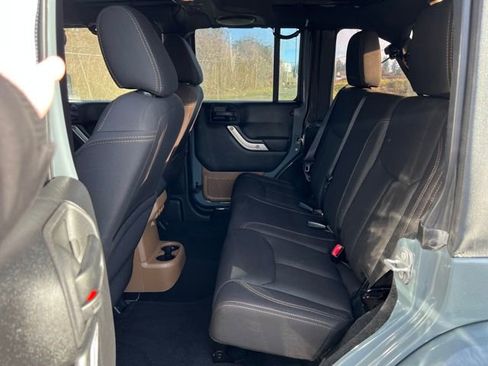 Used 2014 Jeep Wrangler Unlimited Sahara image 14