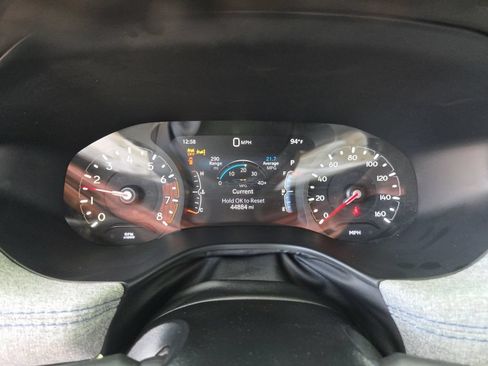 Used 2025 Jeep Compass Latitude w/ Sun & Sound Group AWD/4WD image 2