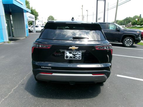 Used 2026 Chevrolet Equinox LT FWD image 4