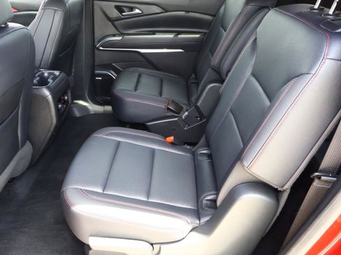 Used 2025 Chevrolet Traverse Z71 w/ Enhanced Driving Package AWD/4WD image 21
