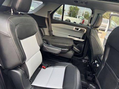 Used 2022 Ford Explorer XLT w/ Equipment Group 202A image 32