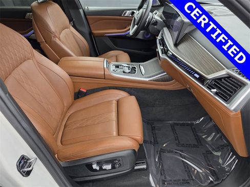 Used 2024 BMW X7 M60i w/ Executive Package image 28