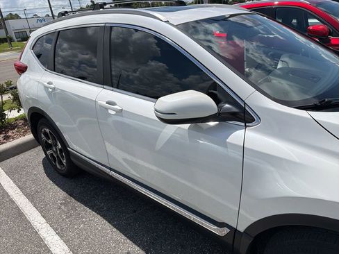 Used 2018 Honda CR-V Touring image 4