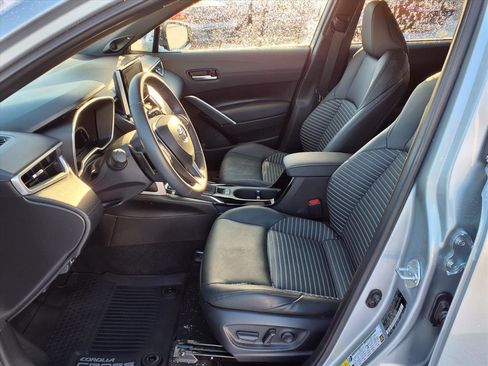 Used 2023 Toyota Corolla Cross XSE w/ Convenience Package image 4