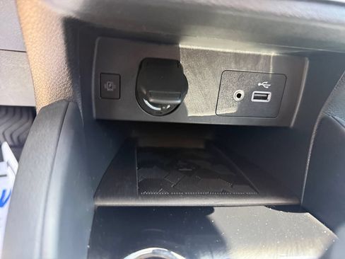 Used 2025 Nissan Versa SV w/ Trunk Package FWD image 25