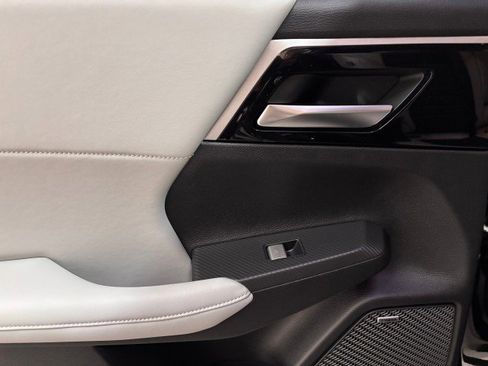 New 2025 Mitsubishi Outlander SE image 22