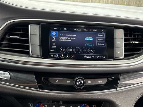 Used 2024 Buick Enclave Premium image 12