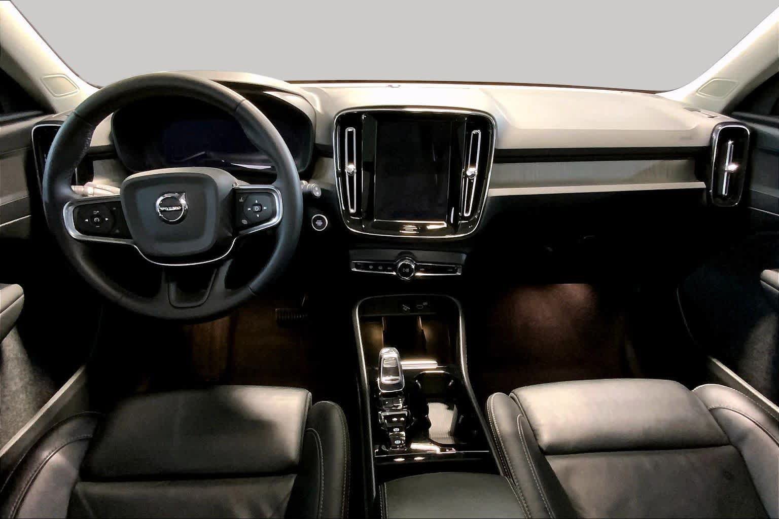 Used 2023 Volvo XC40 B5 Plus w/ Protection Package Premier AWD/4WD image 15