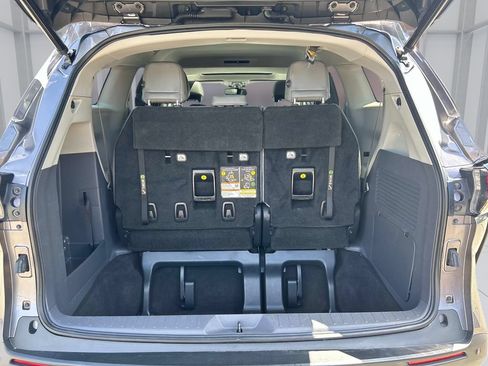 Used 2021 Toyota Sienna XLE w/ XLE Plus Package FWD image 16