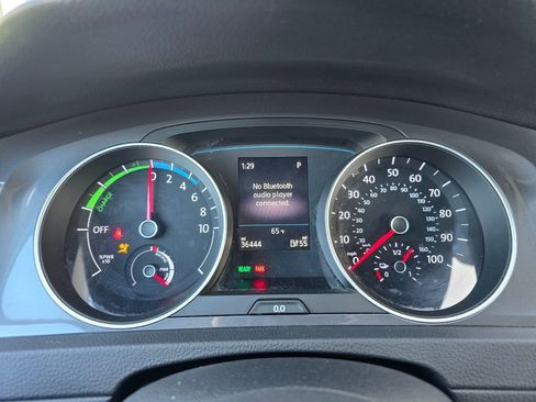 Used 2016 Volkswagen e-Golf SE w/ DC Fast Charging Package image 6