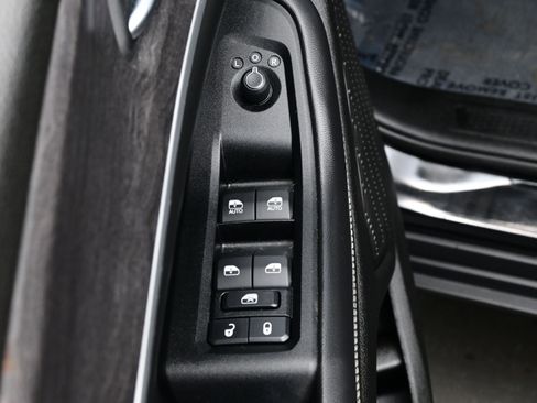 Used 2023 Jeep Grand Cherokee Limited w/ MOPAR Finishing Package image 10