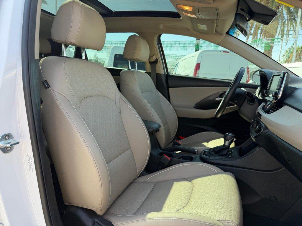 Used 2023 Hyundai Elantra SEL w/ Convenience Package FWD image 62