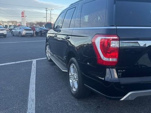 Used 2019 Ford Expedition XLT w/ Equipment Group 202A image 3