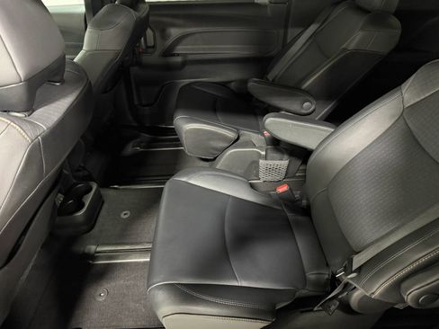 Used 2022 Toyota Sienna XLE Woodland Edition w/ Protection Package (TMS) AWD/4WD image 44