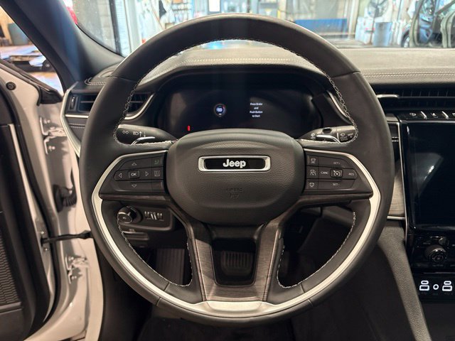 Used 2024 Jeep Grand Cherokee Limited w/ Luxury Tech Group II AWD/4WD image 14