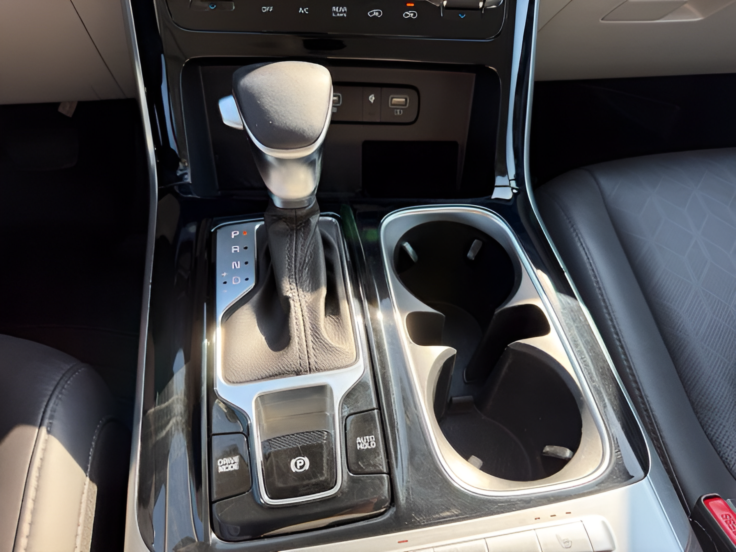 Used 2022 Kia Carnival EX FWD image 19