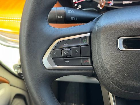 Used 2023 Jeep Compass Limited image 27