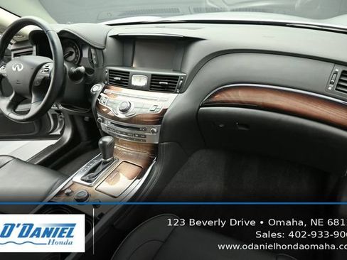 Used 2015 INFINITI Q70 L 3.7 w/ Deluxe Touring Package AWD/4WD image 39
