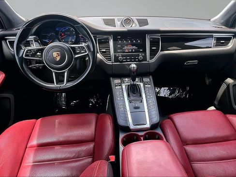 Used 2017 Porsche Macan Turbo AWD/4WD image 18