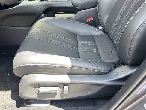 Used 2024 Honda HR-V EX-L image 14