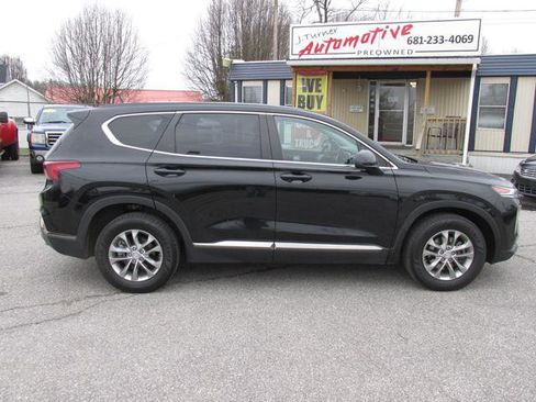 Used 2019 Hyundai Santa Fe SE image 4