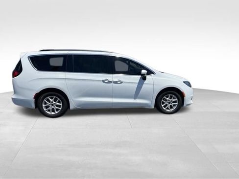 Used 2020 Chrysler Voyager Lxi FWD image 8
