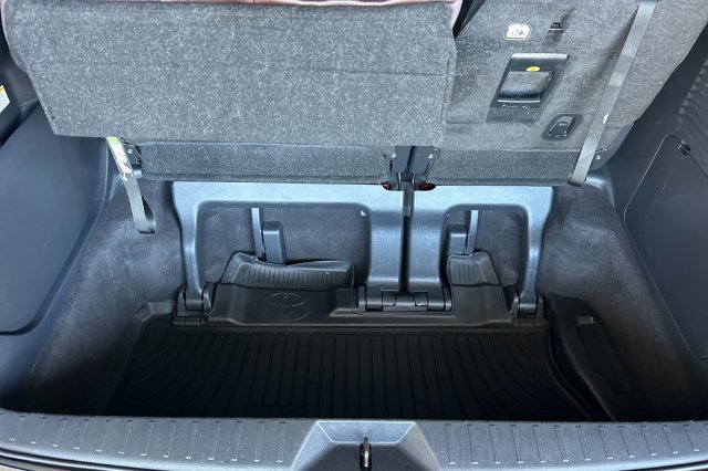 Certified 2023 Toyota Sienna Platinum AWD/4WD image 20