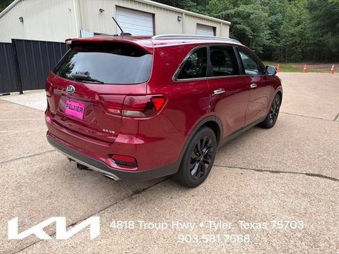 Used 2020 Kia Sorento EX FWD image 11