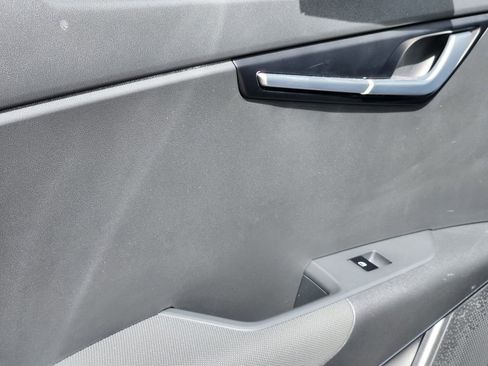 Certified 2024 Kia Niro EX image 13