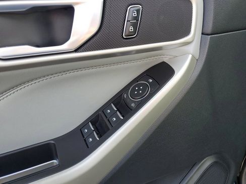 Certified 2021 Ford Explorer XLT w/ Equipment Group 202A image 19