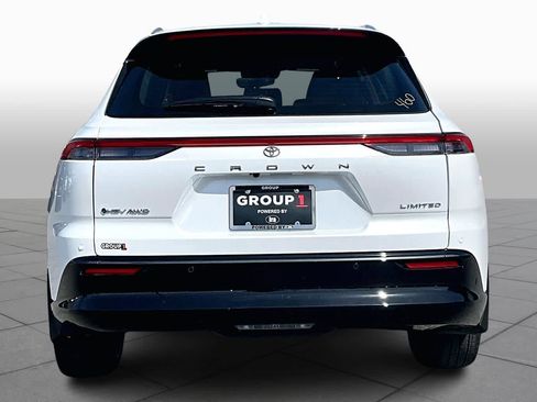 New 2026 Toyota Crown Signia image 4