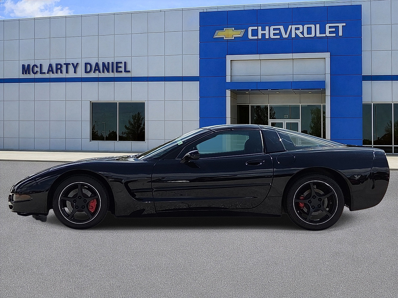 Used 2002 Chevrolet Corvette Coupe w/ Preferred Equipment Group2 RWD image 3