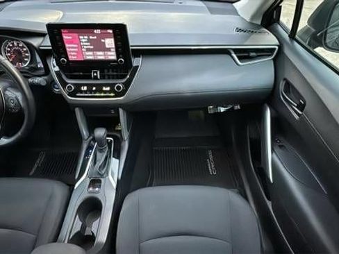 Used 2022 Toyota Corolla Cross LE AWD/4WD image 31